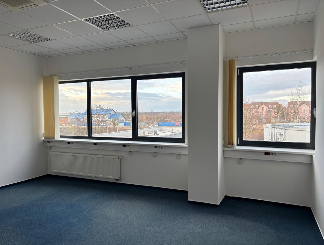 Amesbury Business Park Prague, Chrastany, Chrášťany – photo 9