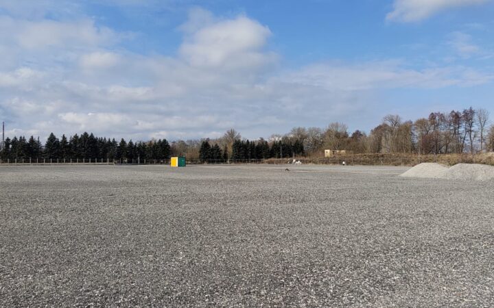 Pronájem skladu a pozemku, Tišice u Neratovic – foto 1
