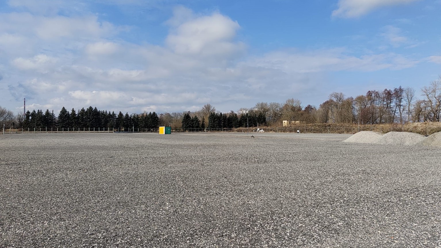 Pronájem skladu a pozemku, Tišice u Neratovic – foto 1