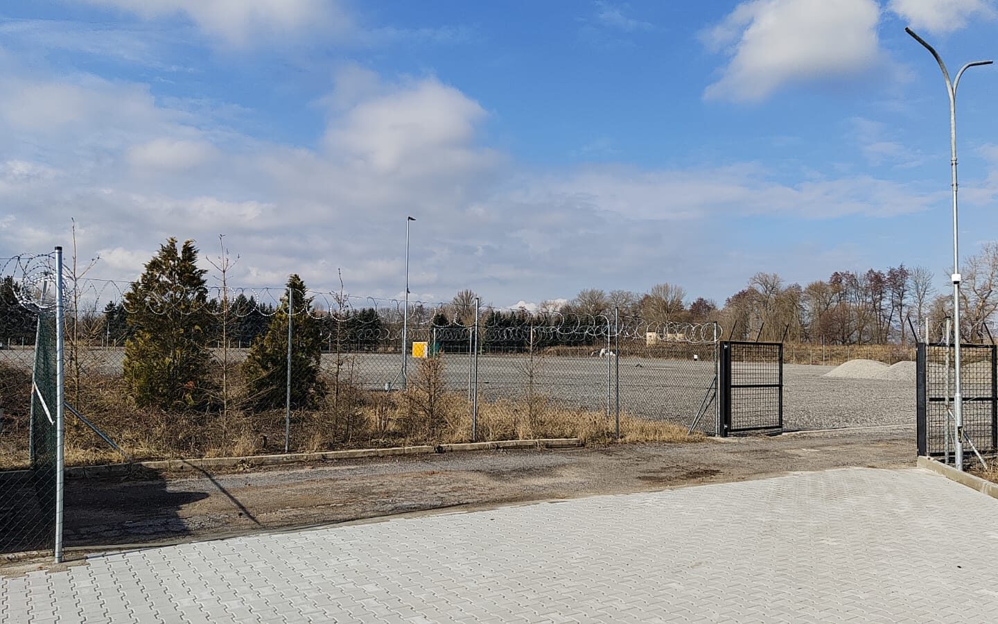 Pronájem skladu a pozemku, Tišice u Neratovic – foto 3