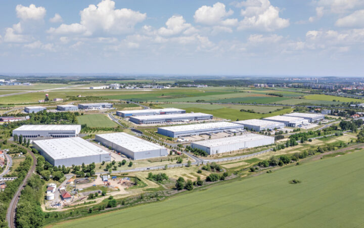 SEGRO Logistics Park Prague Hostivice – letecký pohled na areál u letiště